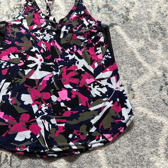 Lululemon Fast Lane SingletTank - Picture 4 of 10